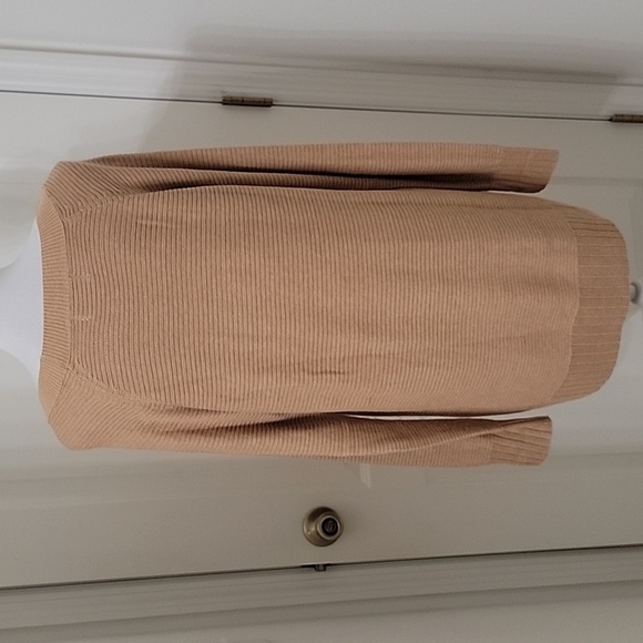 Old Navy Size M Camel Colored Knit Tunic Sweater, High Low Hem, Split Side Seams - Picture 5 of 12